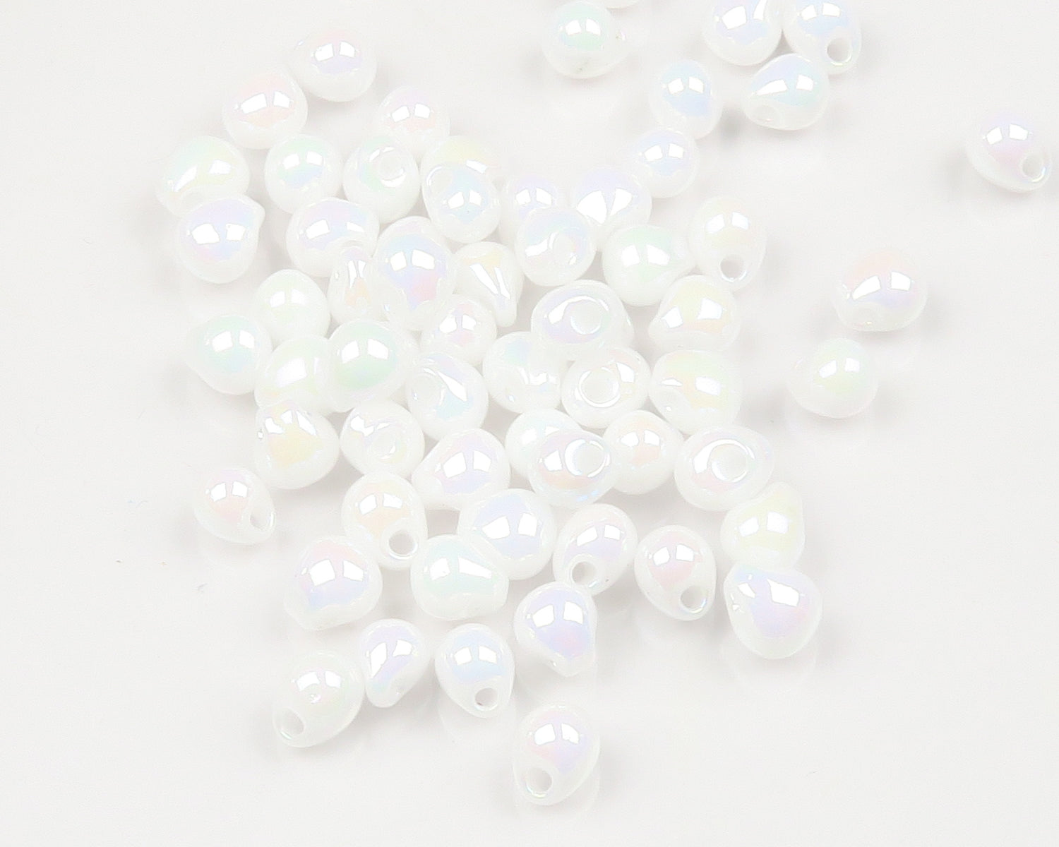 Hareline Hump Back Glass Beads