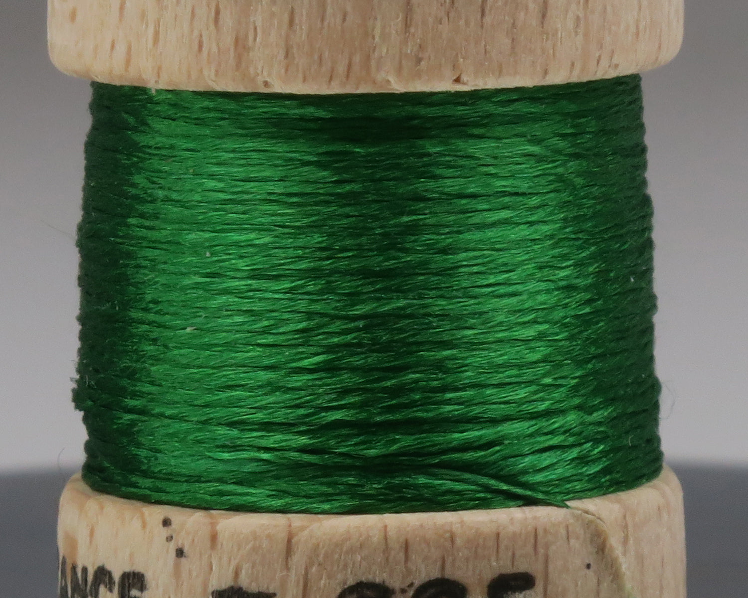 54 Dean St. Ovale Pure Silk Floss