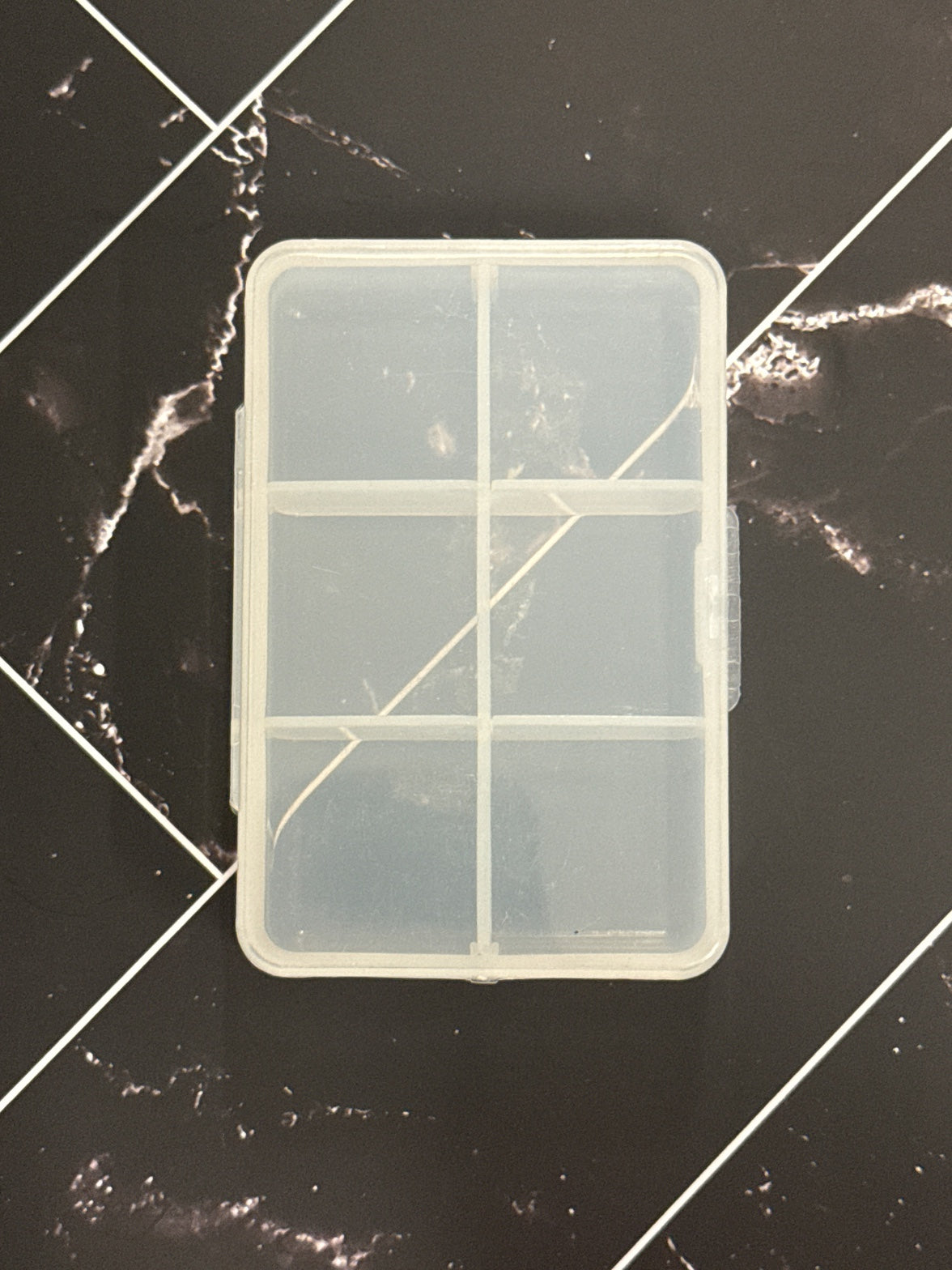 Hareline 6 Compartment Divider Midge Box