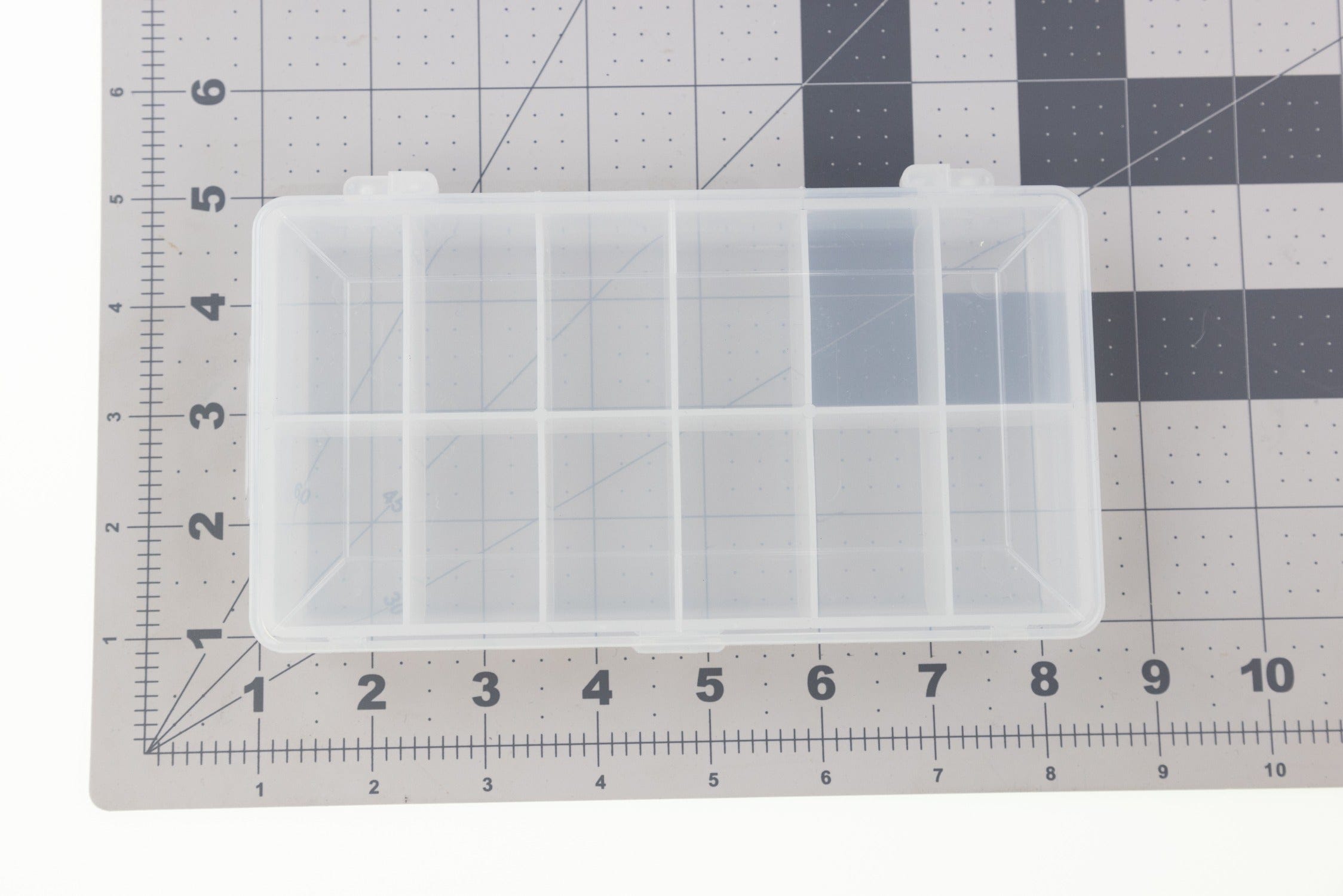 Hareline 12 Compartment Drilled Dubbing Box