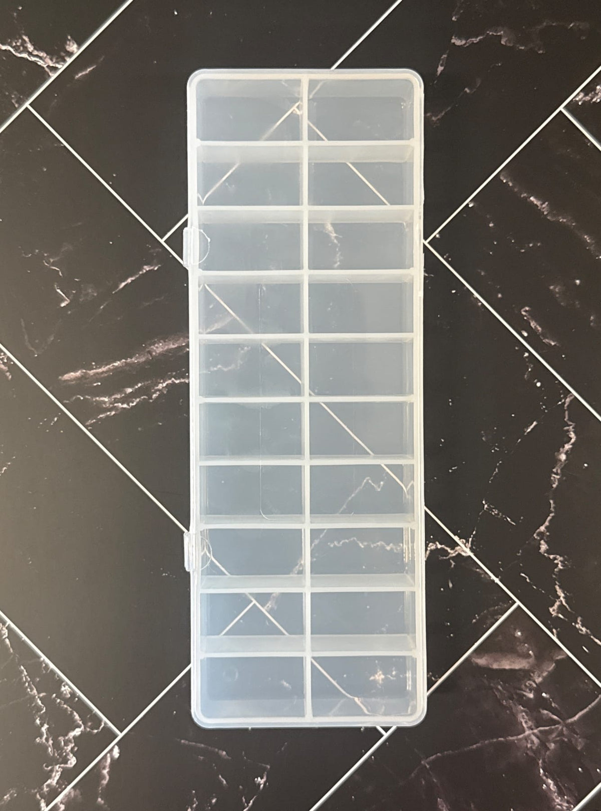 Hareline 20 Compartment Dubbing Box — Clear