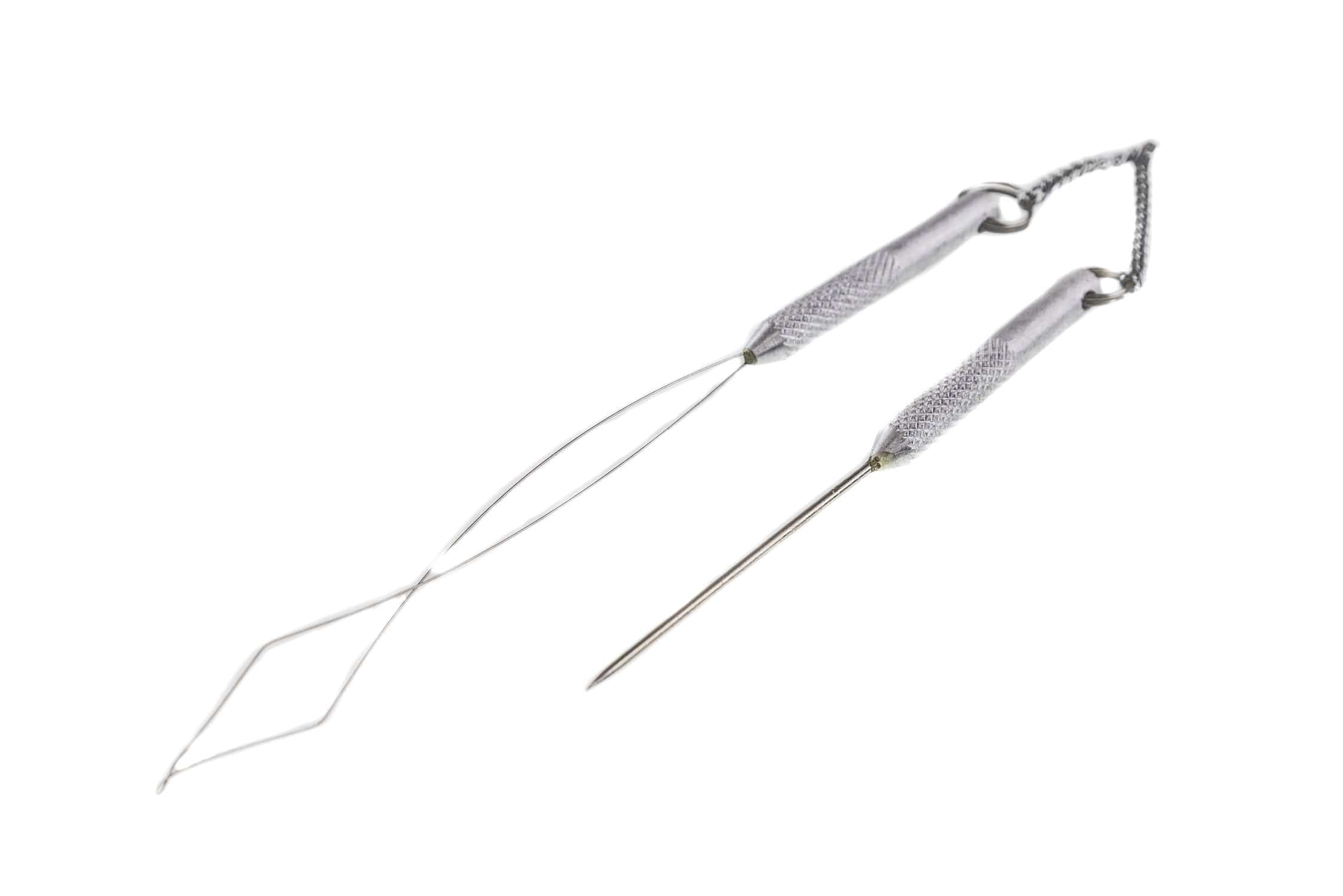 Hareline Deluxe Threader/Bodkin with Attached Chain