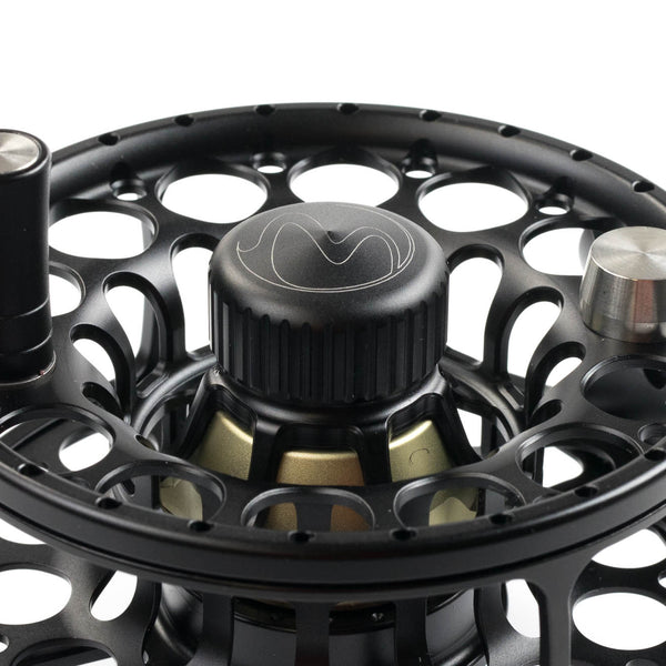 einarsson 8 plus fly reel Series  Yellowstone Angler Combinations of materials used in the drag system ensure a silky smooth drag that retains constant force at all settings Einarsson Invictus 8/10 Fly Reel