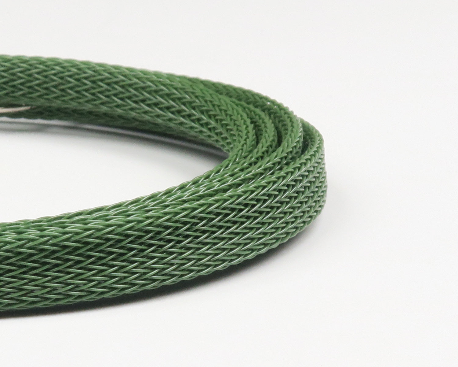 Olive green braided Fish-Skull body tubing coil, textured synthetic mesh material for fly tying