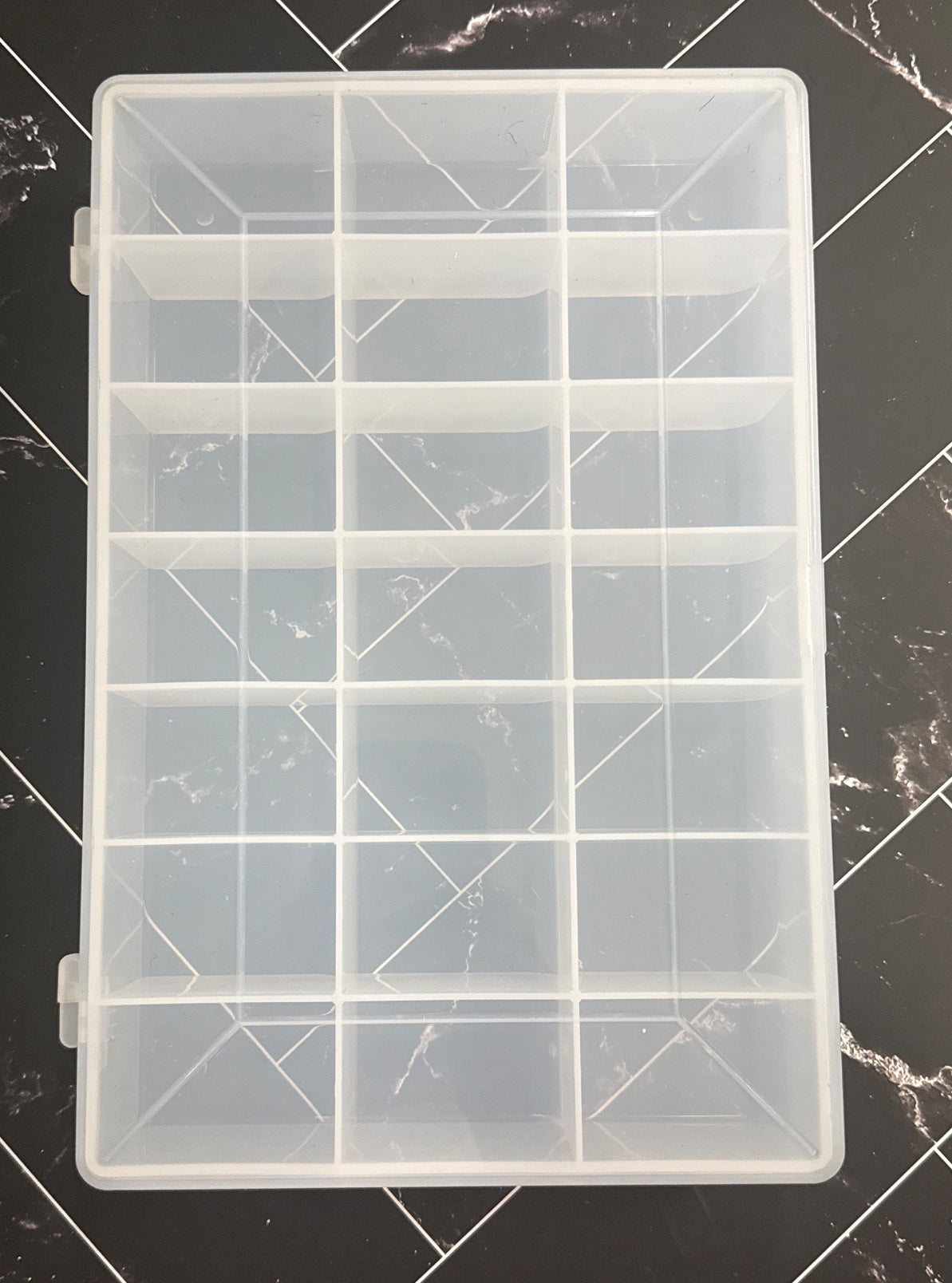 Hareline 21 Compartment Box