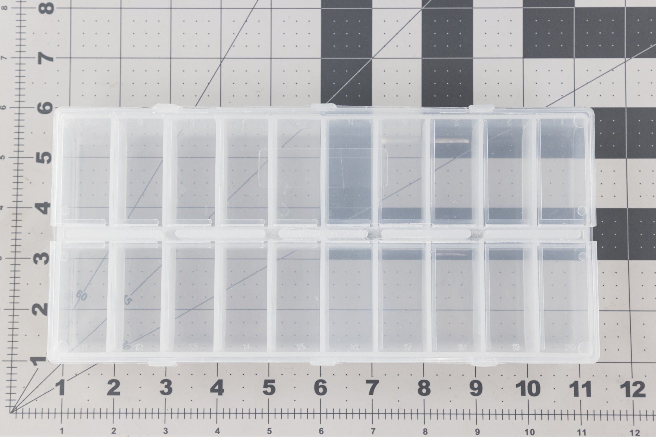 Hareline Ribbed Compartment Hook Box - 20 Compartment