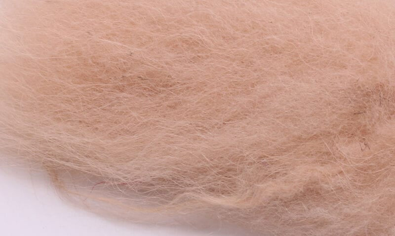 Soft pale peach-beige Icelandic sheep hair with long airy fibers, fluffy fly tying material for streamers and wings