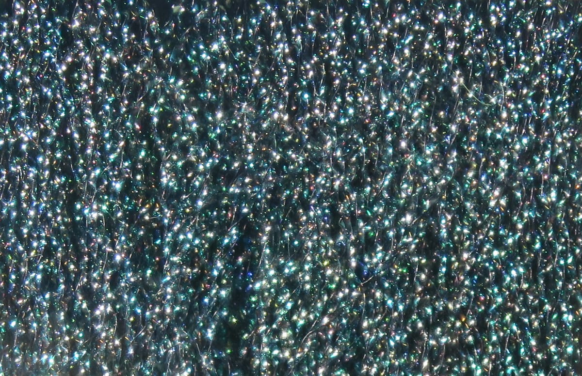 Hareline Midge Flash shimmering green-blue iridescent synthetic fibers for fly tying