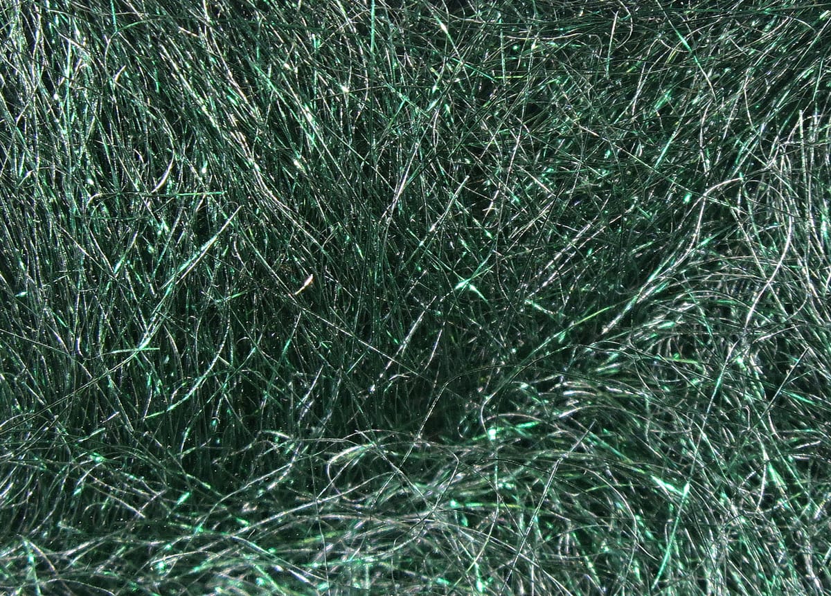Dark emerald green Hareline Quick Descent dubbing, fine iridescent synthetic fibers with shiny flash for fly tying