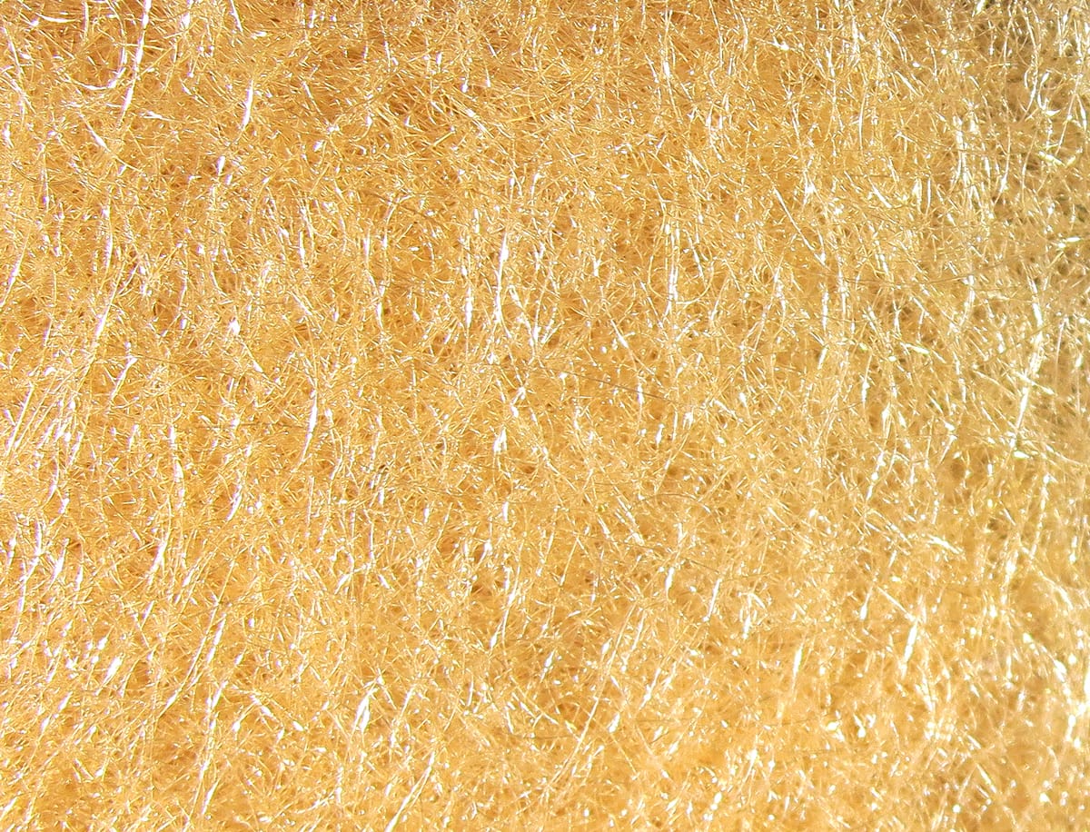 Hareline Scud Dub golden tan synthetic dubbing with fine iridescent fibers for fly tying