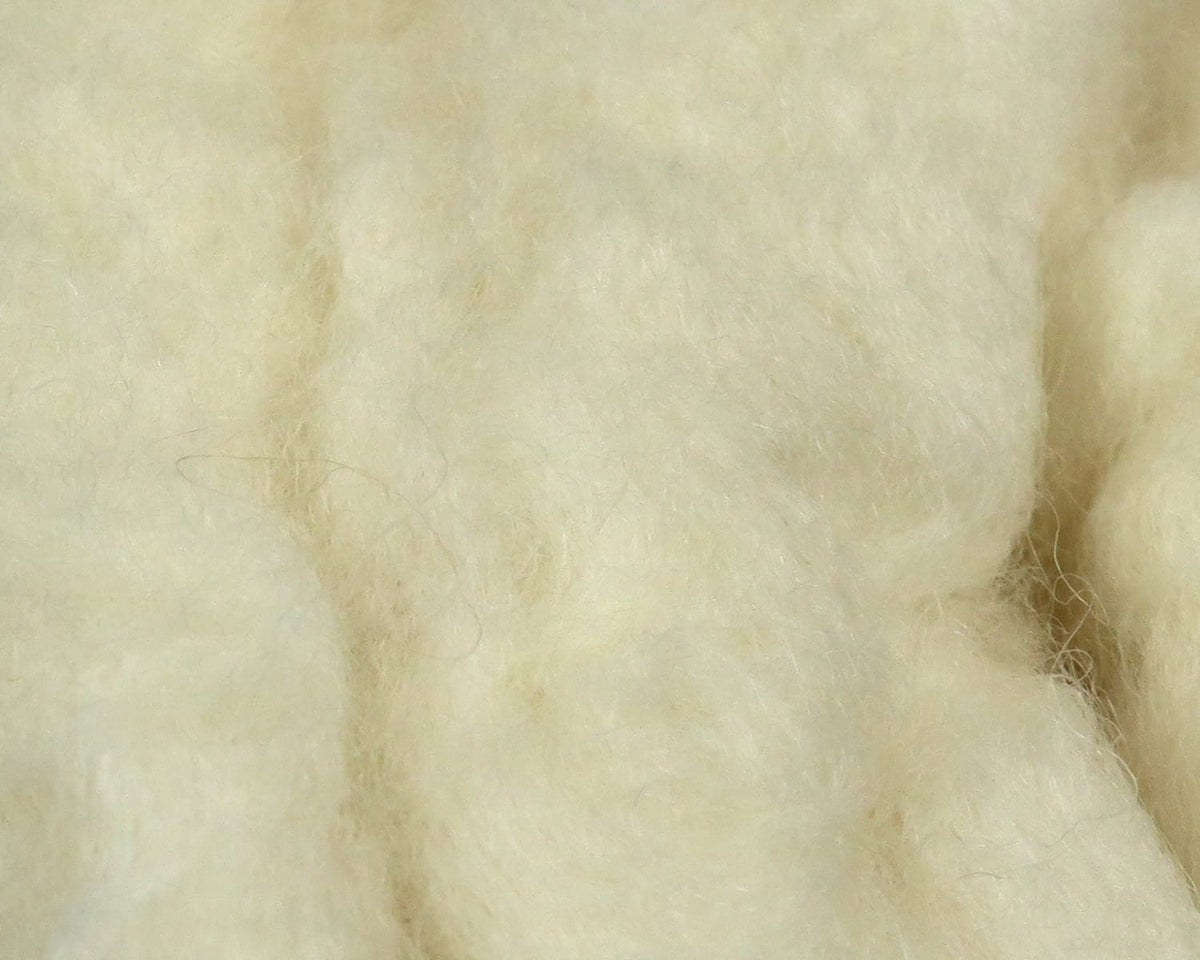 Hareline Sculpin Wool natural cream fluffy wool batt with loose fibers for fly tying