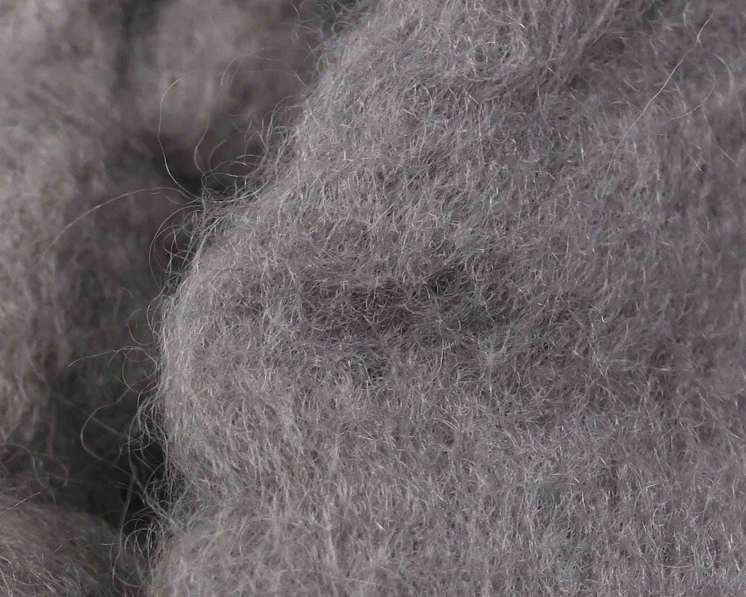 Hareline Sculpin wool in mottled gray, soft fuzzy fibers for fly tying