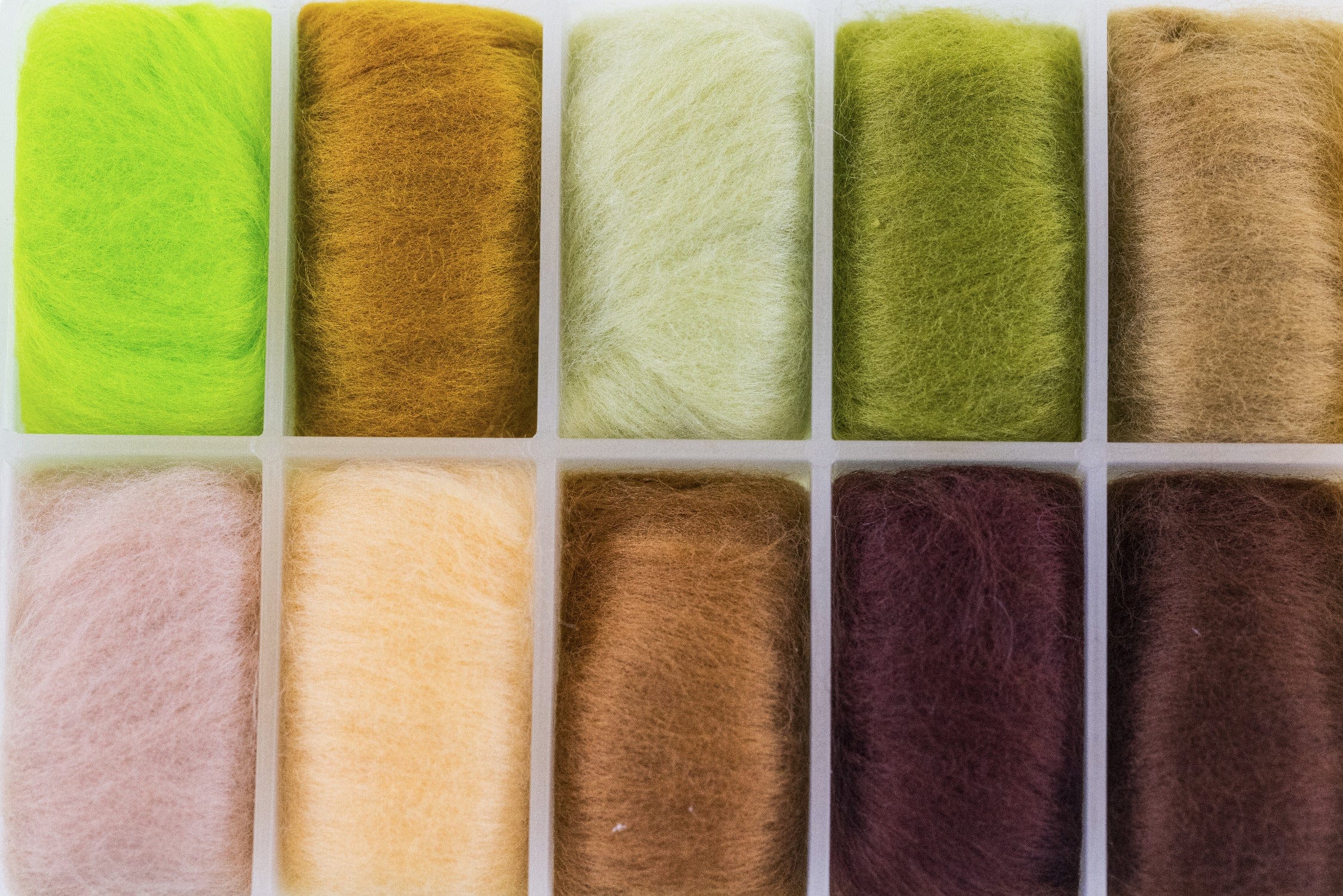 Hareline Top Flight Dry Fly Dubbing - Multi Color Assortment w/ Dispenser