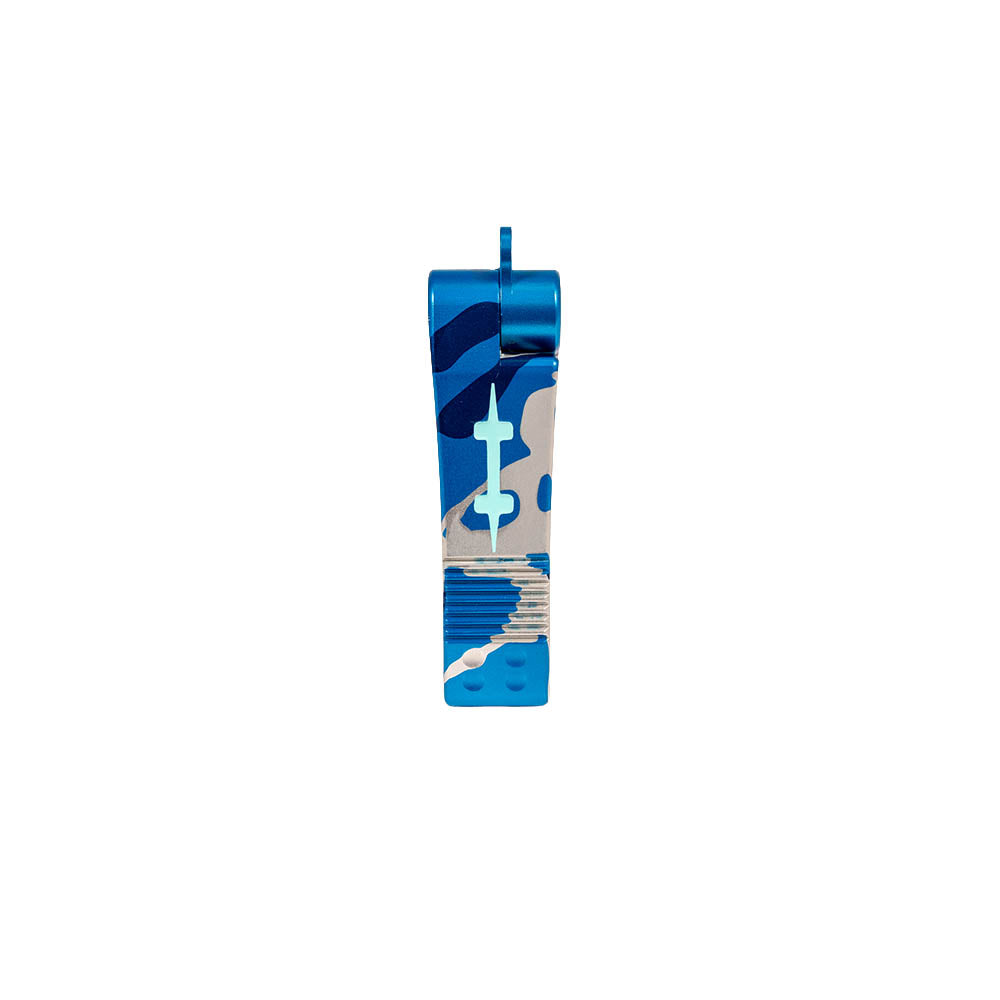 Hatch Splash Camo Nipper 3, standing upright, reverse side